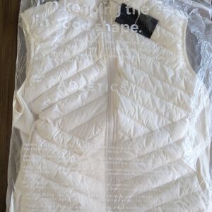 NWT Fabletics Off White Quilted Vest, Puffy Vest, Lightweight Adventure Vest XXL